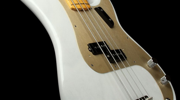 3513_Fender_American_Vintage_57_P-Bass_Vintage_White_V195624_1(2)_600.jpg