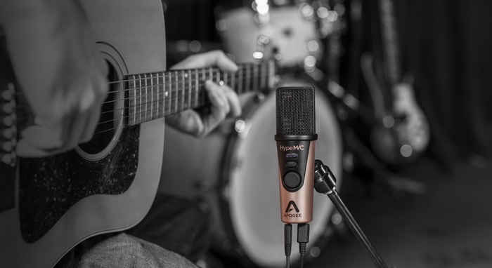 Apogee HypeMiC Acoustic Guitar 700x.jpg