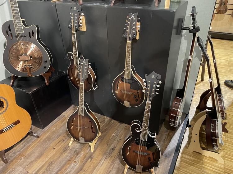 Ortega Americana Series Mandolins 01 750x