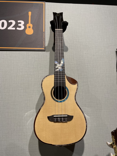 Ortega Ukulele EAGLESUITE U 02 450x