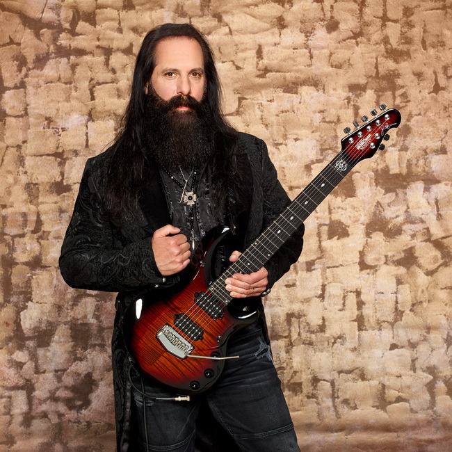 01 John Petrucci 02 087 650x
