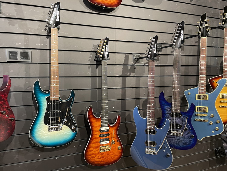 Ibanez AZ szériaceman IC420 AM2 750x