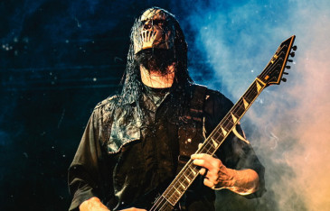 Mick Thomson, a Slipknot gitárosa az ESP művészek sorában